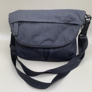 Lululemon Festival Crossbody Bag Older Style Black Nylon Zip Adjustable Strap